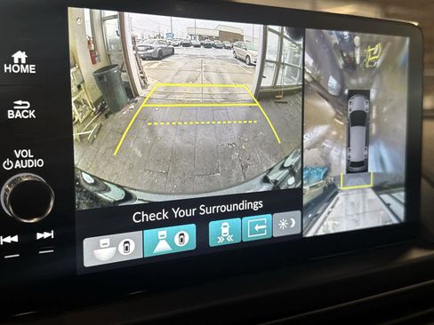 Used 2025 Honda Pilot TrailSport image 24