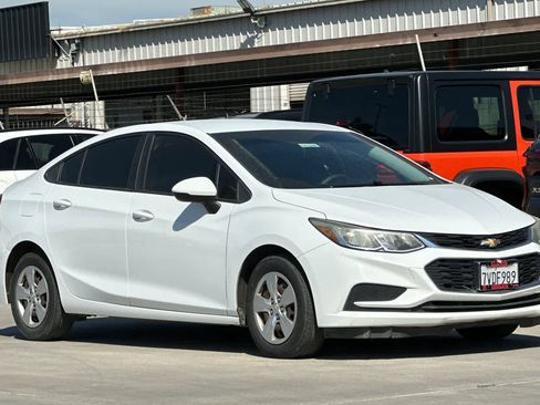 Used 2017 Chevrolet Cruze LS image 10
