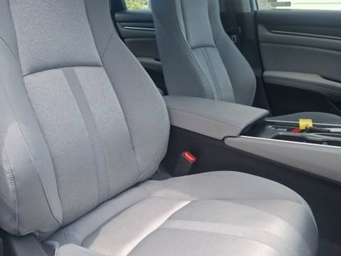Used 2018 Honda Accord EX image 21