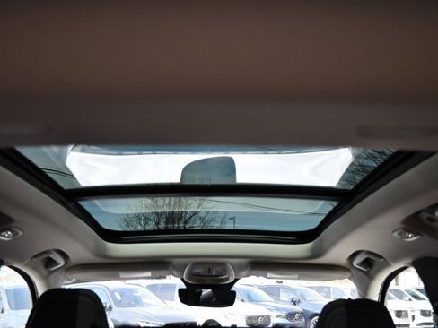 Certified 2025 Volvo XC90 B6 Plus image 26