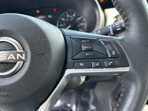 Used 2024 Nissan Kicks SR w/ SR Premium Package FWD image 21