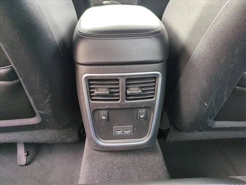 Used 2022 Dodge Charger Scat Pack w/ Dynamics Package RWD image 17