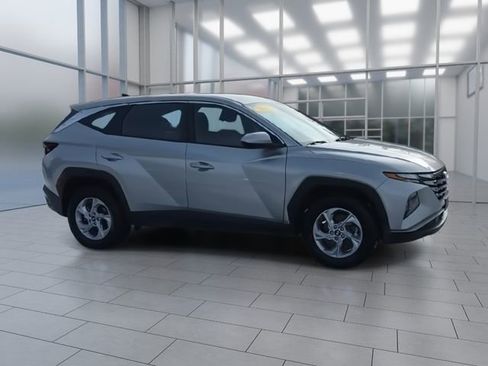 Used 2023 Hyundai Tucson SE AWD/4WD image 2