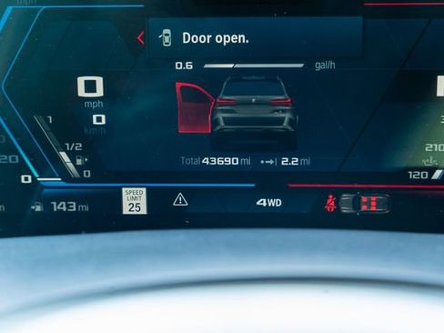 Used 2024 BMW X5 M Competition w/ Premium Package image 36