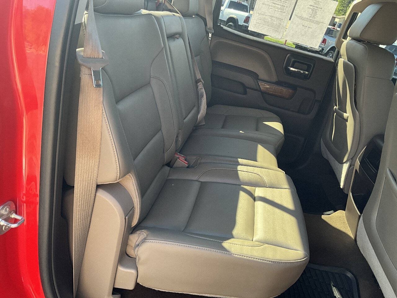 Used 2015 GMC Sierra 2500 SLT w/ Duramax Plus Package AWD/4WD image 28