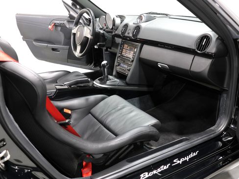 Used 2011 Porsche Boxster Spyder image 4