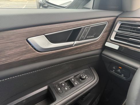 New 2026 Volkswagen Atlas SEL Premium R-Line AWD/4WD image 32