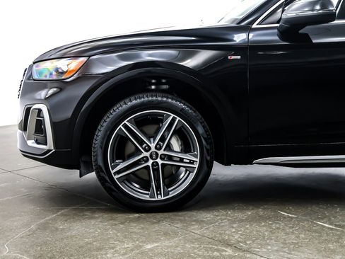 Used 2024 Audi Q5 e Premium Plus image 9