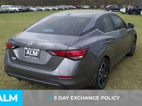 Used 2025 Nissan Sentra SV w/ Trunk Package image 3