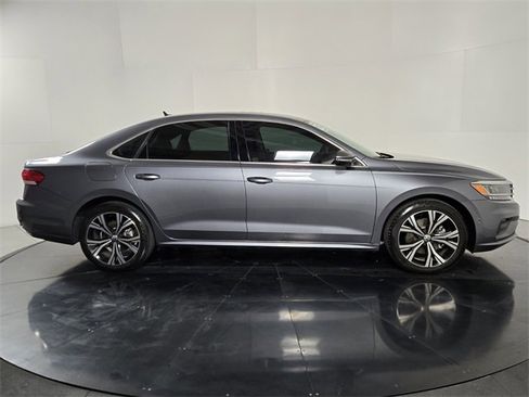 Used 2020 Volkswagen Passat 2.0T SEL image 7