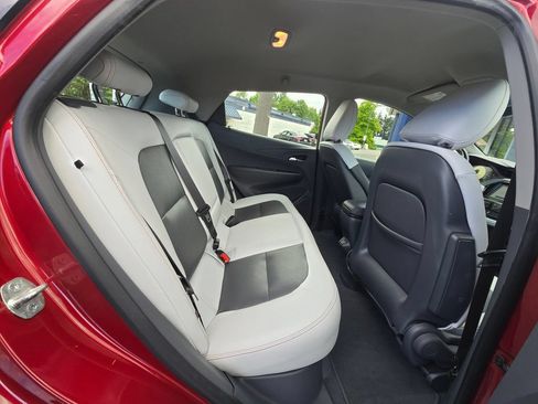 Used 2021 Chevrolet Bolt Premier w/ Infotainment Package FWD image 12