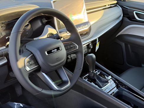 New 2026 Jeep Compass Limited image 19