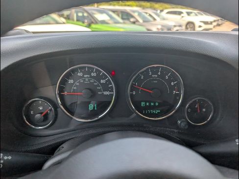 Used 2017 Jeep Wrangler Unlimited Sahara w/ Connectivity Group AWD/4WD image 14