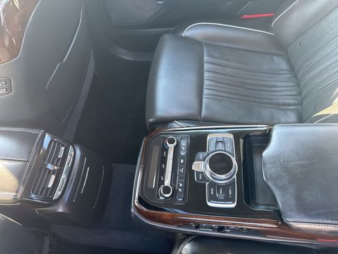 Used 2018 Genesis G90 5.0 Ultimate image 8