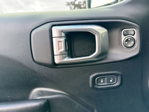 Used 2021 Jeep Wrangler Rubicon image 19