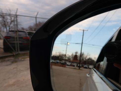 Used 2016 Land Rover Range Rover Sport HSE image 29