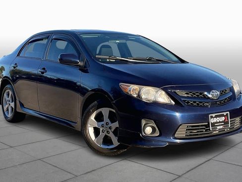 Used 2011 Toyota Corolla S image 2