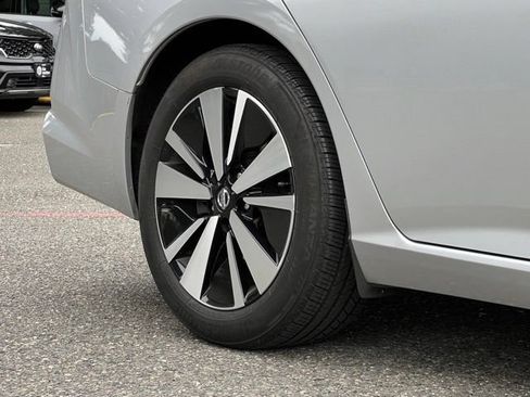 Used 2019 Nissan Altima 2.5 SL FWD image 2