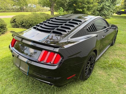 Used 2017 Ford Mustang GT w/ GT Performance Package RWD image 11