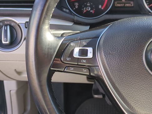 Used 2017 Volkswagen Passat 1.8T R-Line image 18