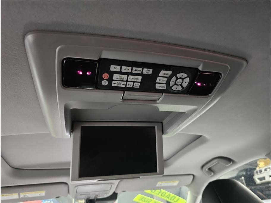 Used 2017 Honda Pilot Touring image 13