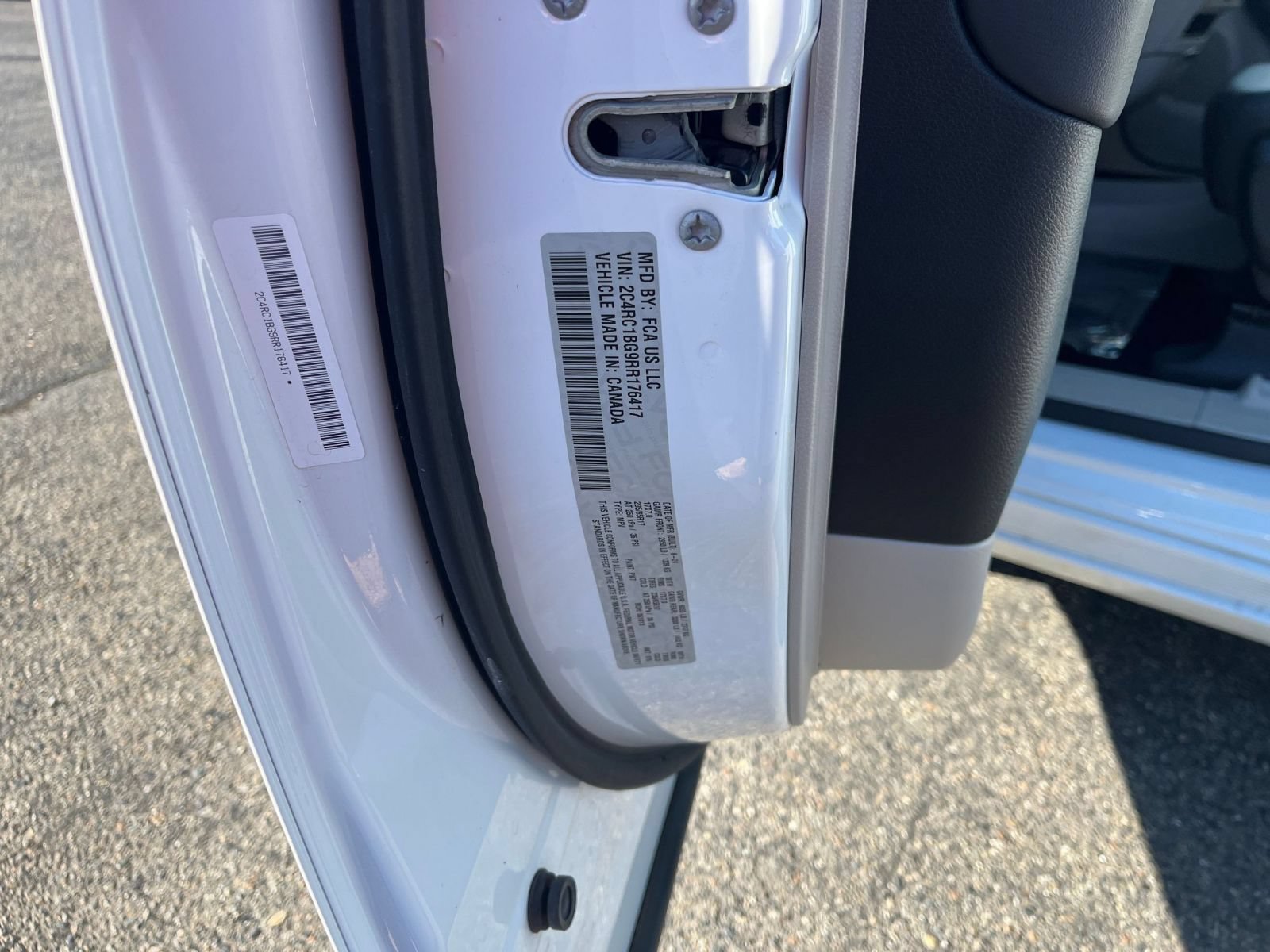 Used 2024 Chrysler Pacifica Touring-L FWD image 31