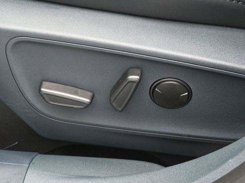 New 2025 Ford Maverick Lariat w/ Black Appearance Package AWD/4WD image 9