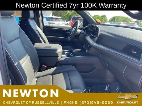 Used 2025 Chevrolet Tahoe Premier AWD/4WD image 20