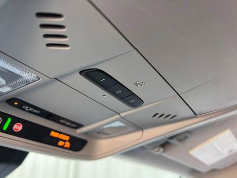 Used 2021 GMC Terrain SLT w/ Elevation Edition image 30