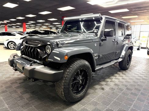 Used 2017 Jeep Wrangler Unlimited Sahara w/ Max Tow Package AWD/4WD image 7