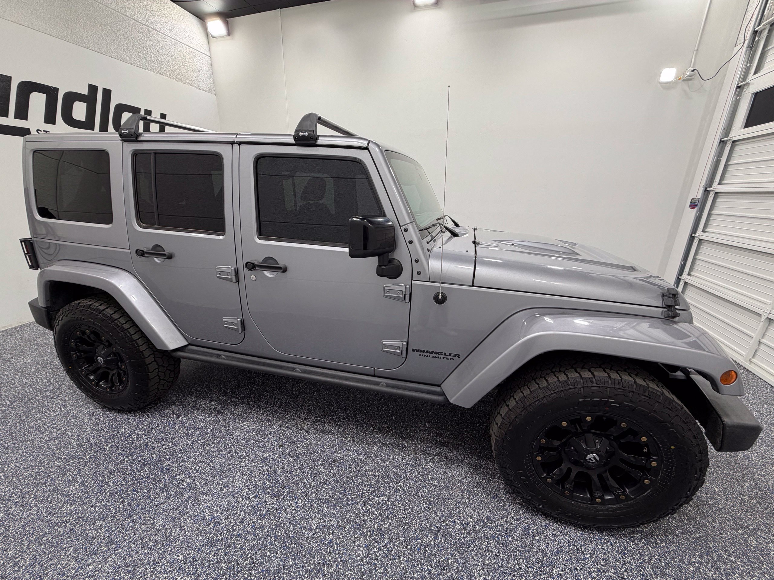 Used 2015 Jeep Wrangler Unlimited Sahara AWD/4WD image 8