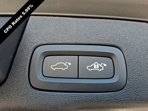Certified 2023 Volvo XC60 B5 Ultimate w/ Climate Package AWD/4WD image 33