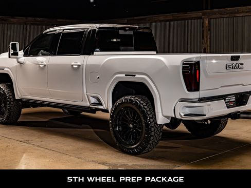 Used 2025 GMC Sierra 2500 Denali Ultimate image 7