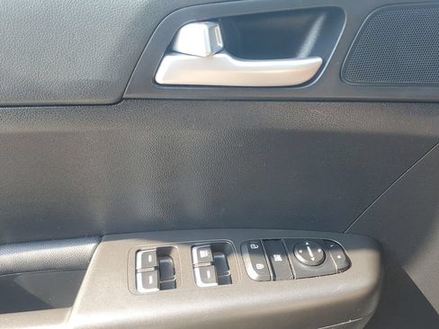 Used 2022 Kia Sportage LX AWD/4WD image 6