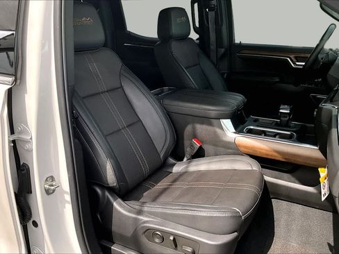 Used 2023 Chevrolet Silverado 1500 High Country w/ Technology Package RWD image 9