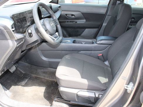 Used 2025 Nissan Kicks S image 14