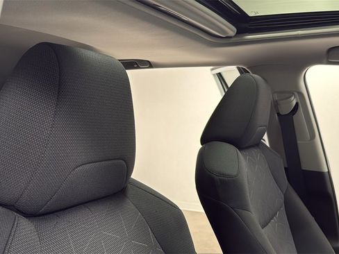 Used 2025 Toyota RAV4 XLE w/ Convenience Package image 19