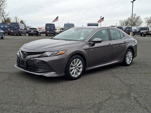 Used 2020 Toyota Camry LE FWD image 6