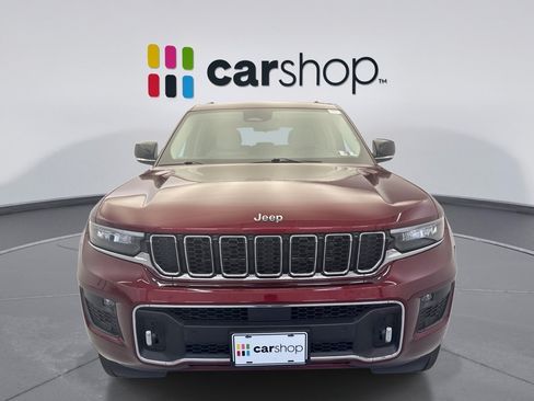 Used 2023 Jeep Grand Cherokee Overland w/ Luxury Tech Group IV AWD/4WD image 8
