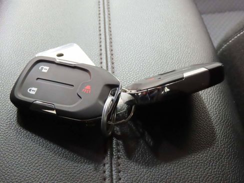 Used 2024 GMC Terrain SLE image 18