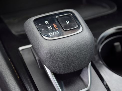 Used 2023 Nissan Rogue SV FWD image 10