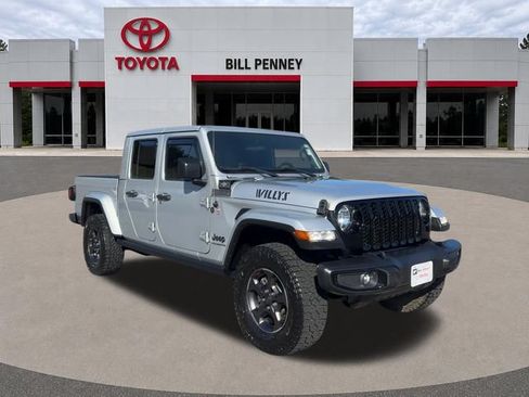 Used 2023 Jeep Gladiator Sport AWD/4WD image 7