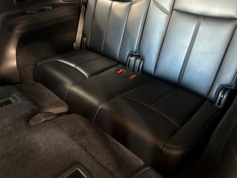 Used 2019 Nissan Pathfinder SL image 17