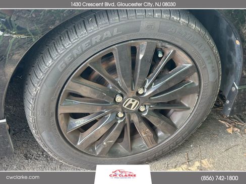 Used 2018 Honda Fit Sport image 28