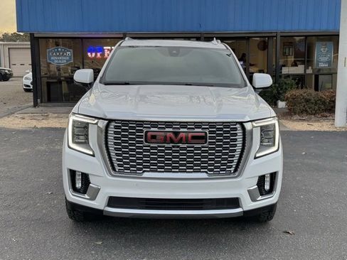 Used 2021 GMC Yukon Denali w/ Denali Premium Package image 3
