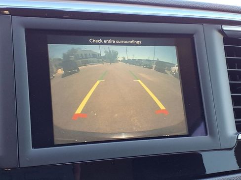 Used 2020 Chrysler Voyager Lxi image 10