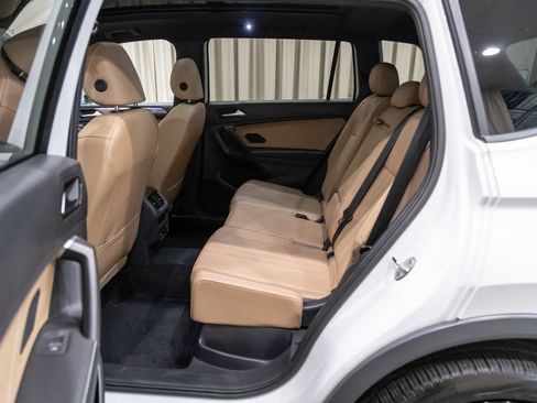 Certified 2024 Volkswagen Tiguan SE R-Line AWD/4WD image 11