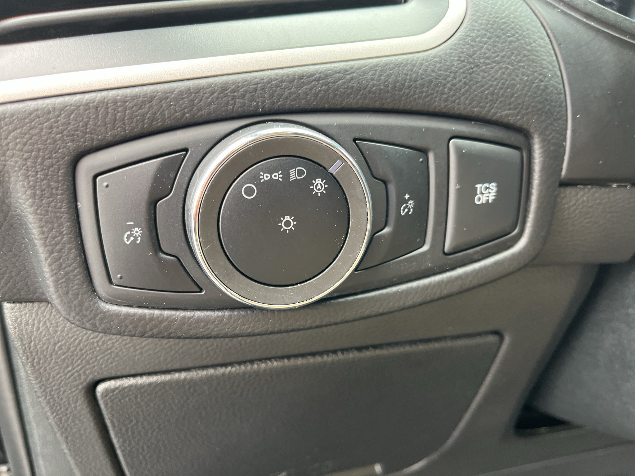Used 2024 Ford Edge SEL AWD/4WD image 14