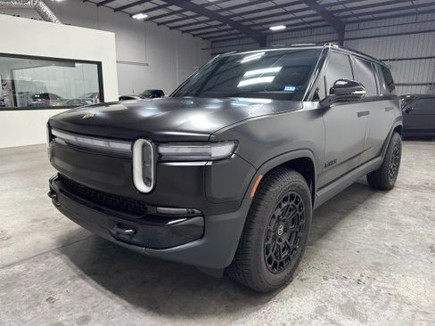 Used 2026 Rivian R1S Premium AWD/4WD image 24