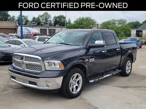 Used 2017 RAM 1500 Laramie AWD/4WD image 2